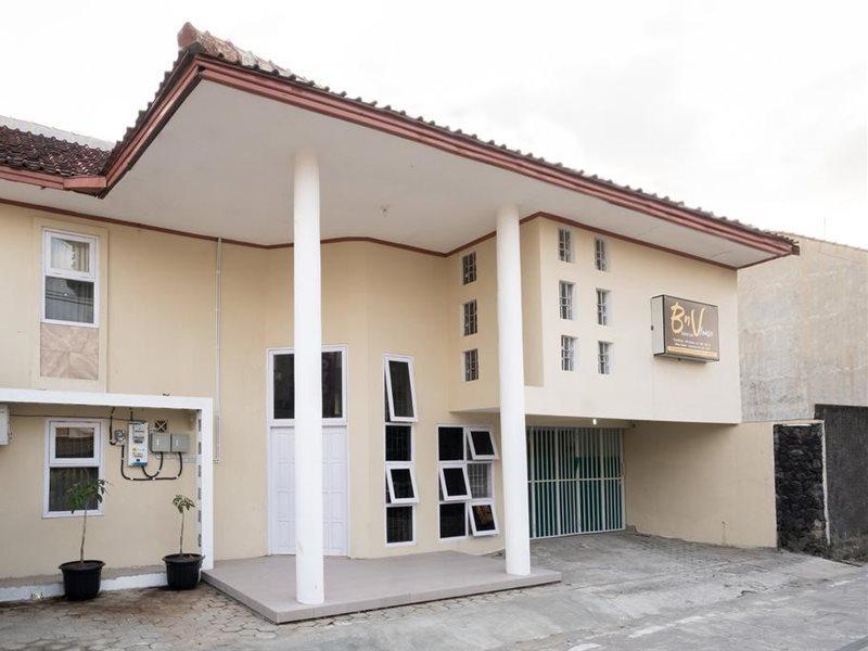 Oyo 2173 Bnv House Babarsari Hotel Maguwo Eksteriør billede