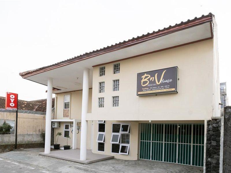 Oyo 2173 Bnv House Babarsari Hotel Maguwo Eksteriør billede
