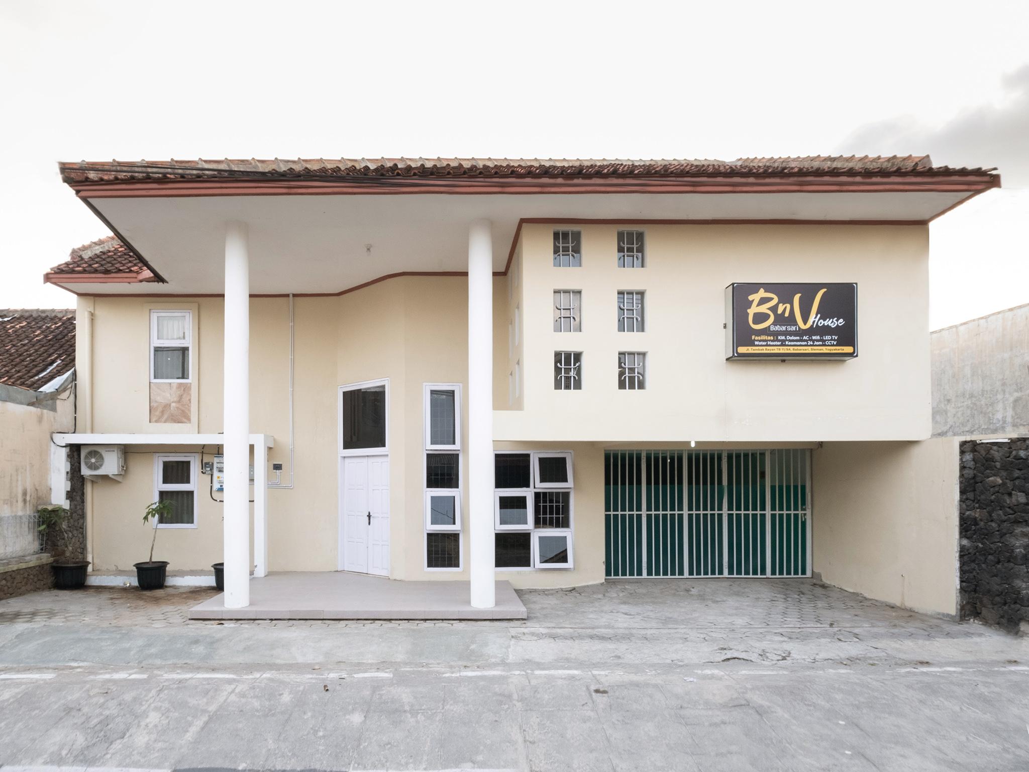 Oyo 2173 Bnv House Babarsari Hotel Maguwo Eksteriør billede